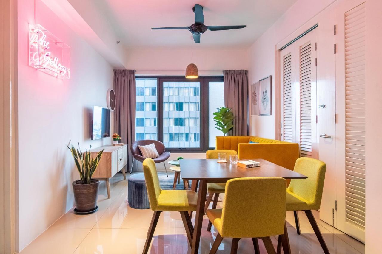 Tropicana 218 X Airlevate Suites George Town Eksteriør bilde