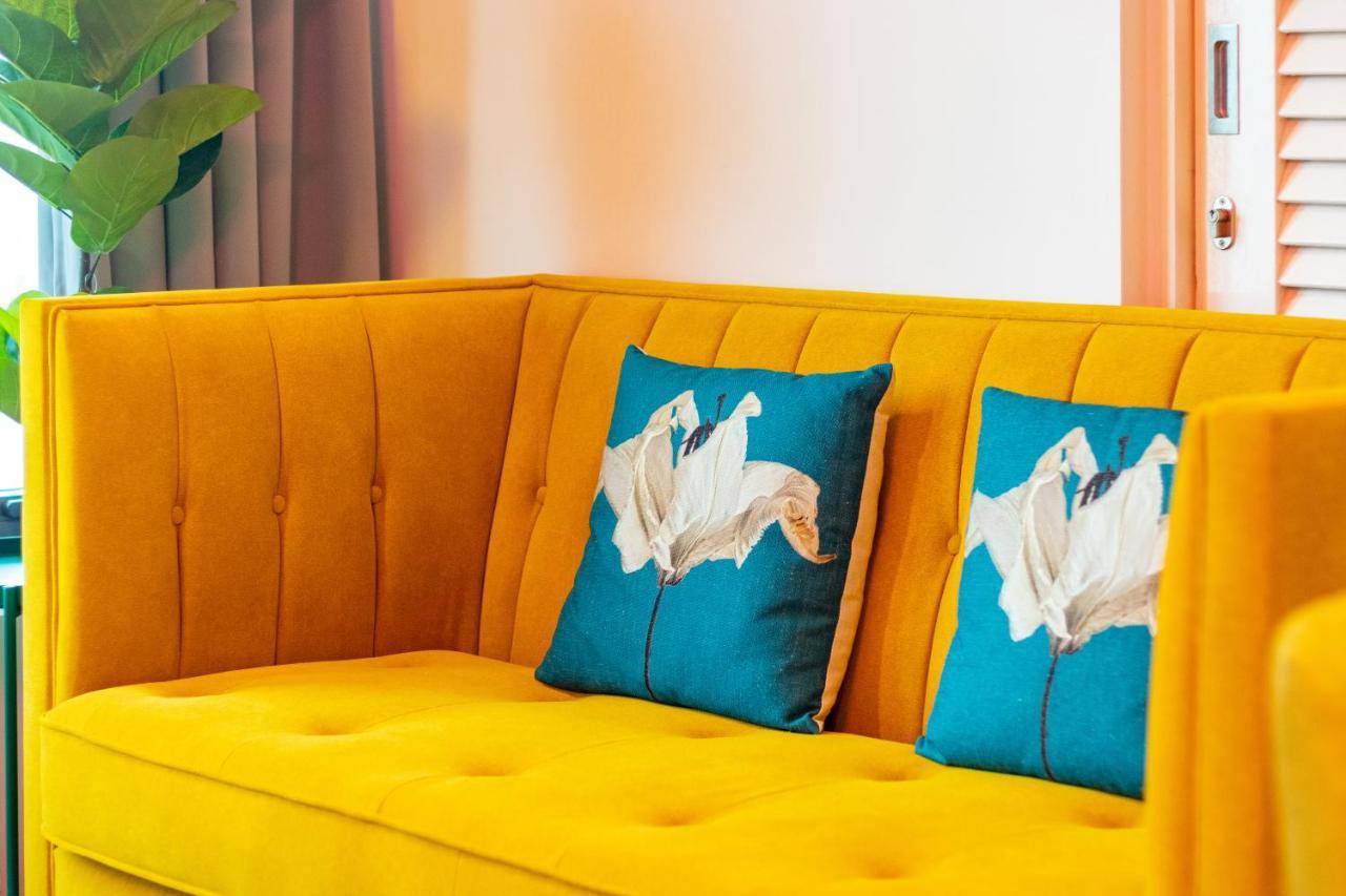 Tropicana 218 X Airlevate Suites George Town Eksteriør bilde