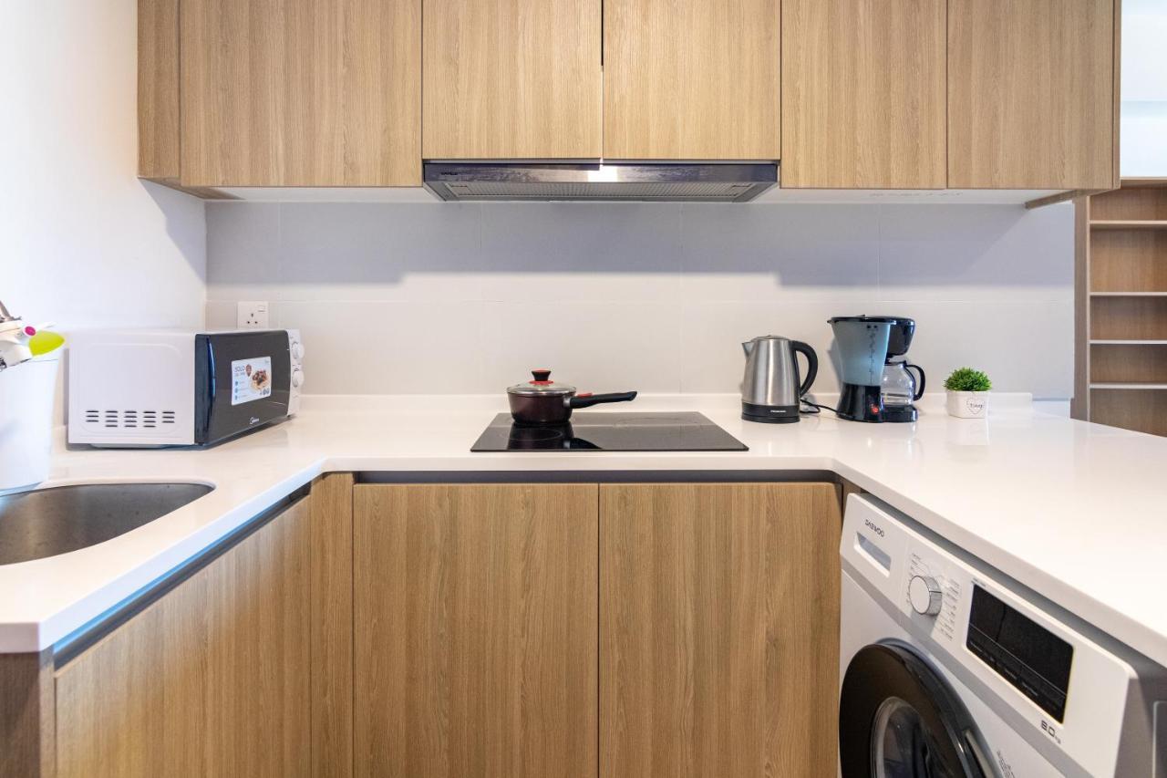 Tropicana 218 X Airlevate Suites George Town Eksteriør bilde