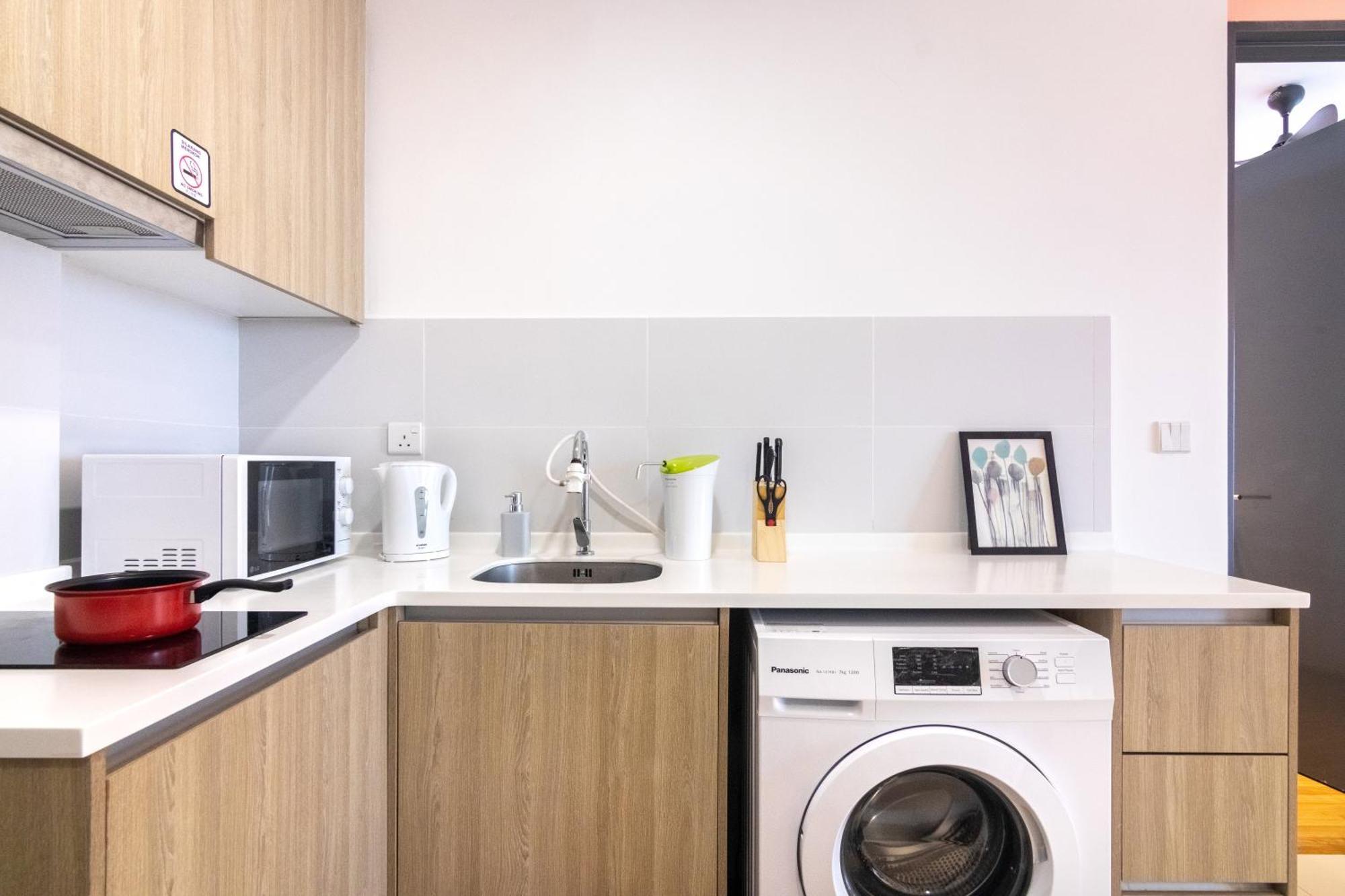 Tropicana 218 X Airlevate Suites George Town Rom bilde